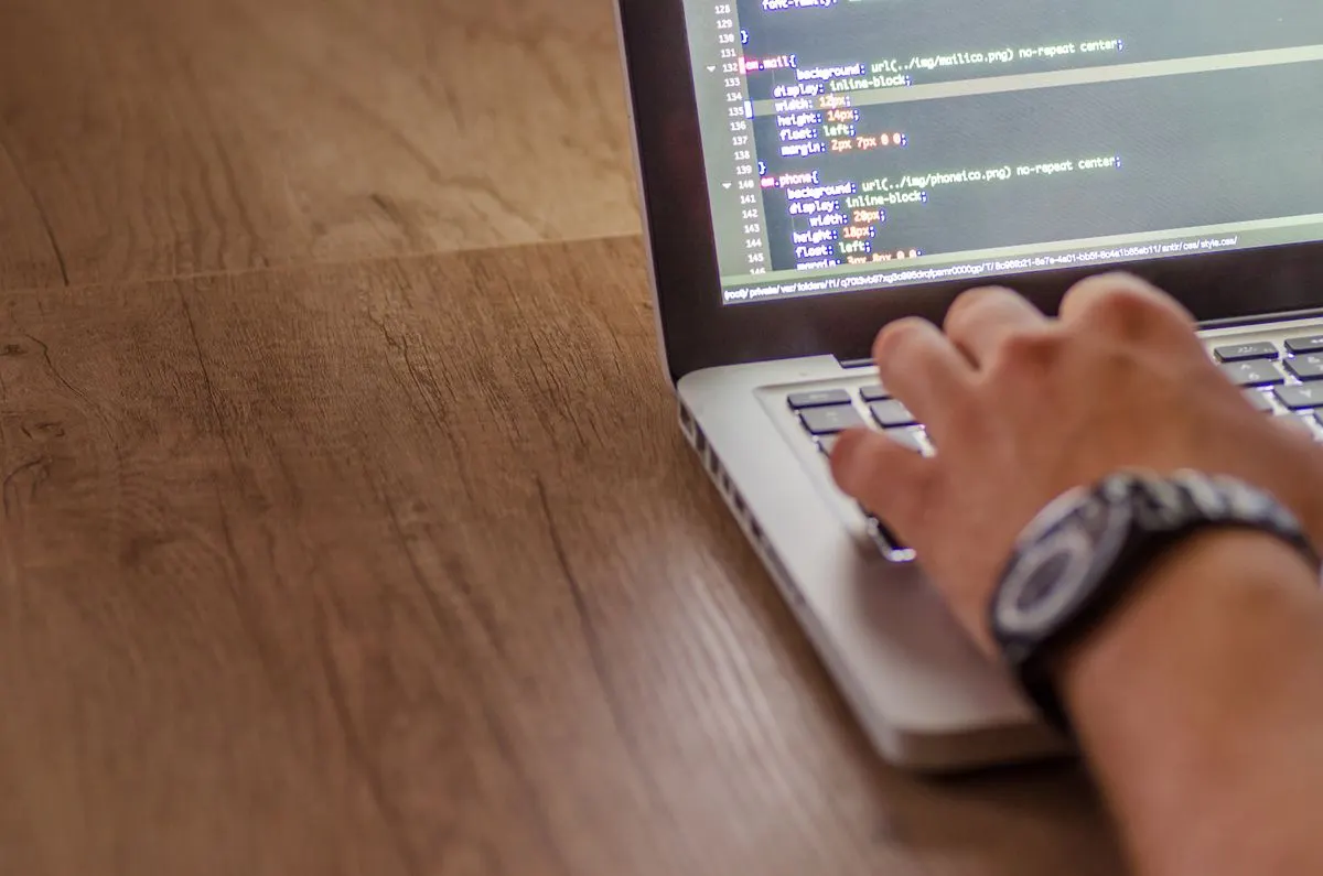 Wix mi WordPress mü? Türkiye'deki İşletmeler İçin 2026 Karşılaştırması