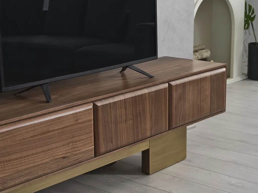 Solid Tv Ünitesi