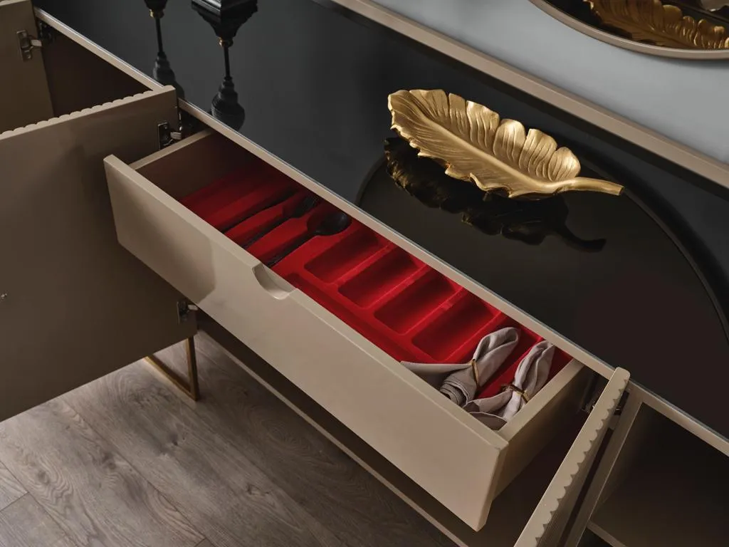 Gucci Yemek Odası Takımı (sandalyesiz )