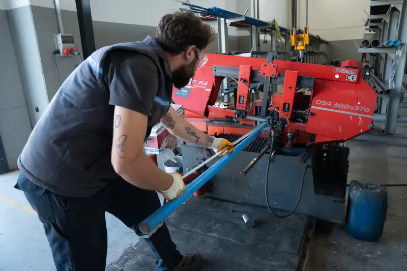 Material cutting