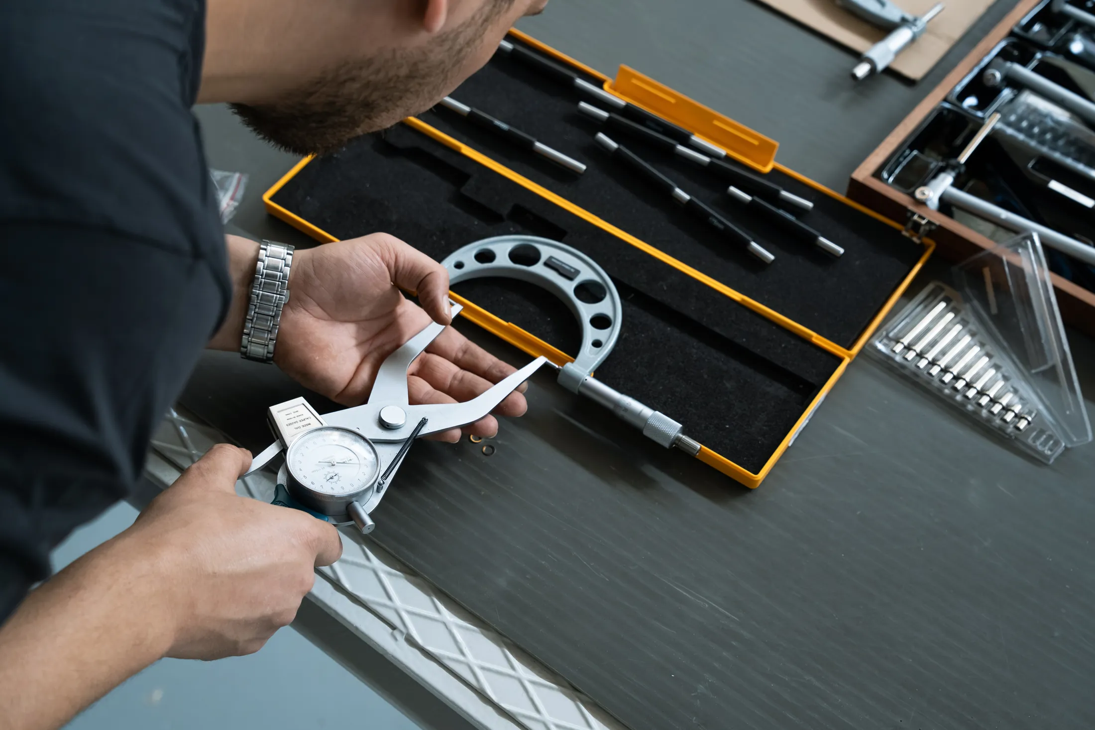 8 Measurements and Technical Details You Need Before Ordering a Hydraulic Cylinder