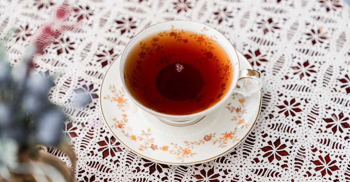 Fincanda demlenmiş ıhlamur çayı
